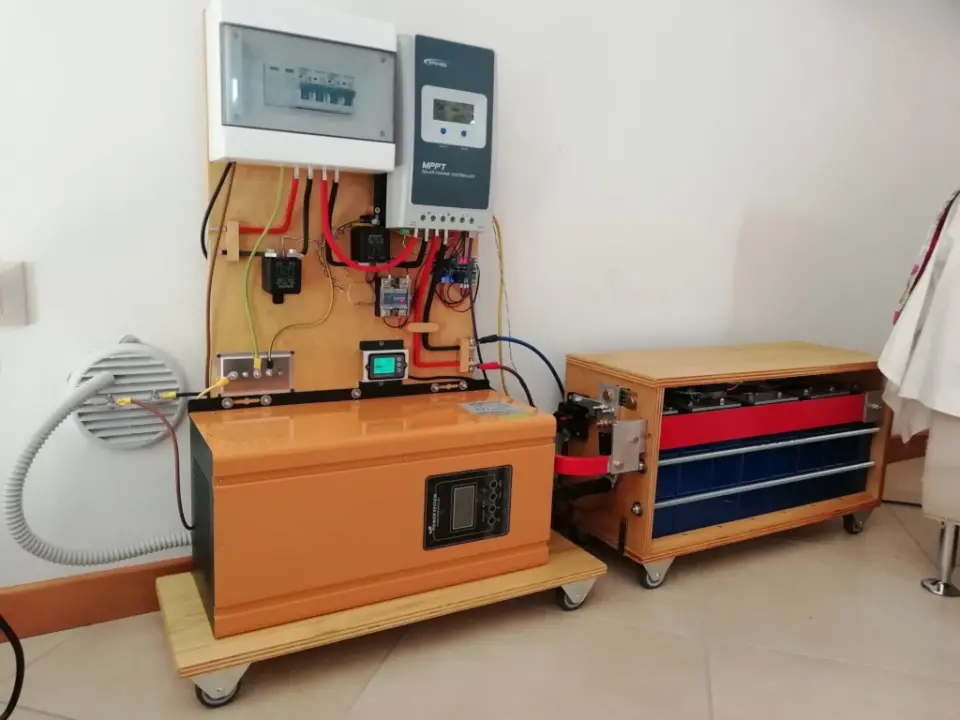 fotovoltaico off-grid fai da te - trenino batteria-inverter fotovoltaico Barbie